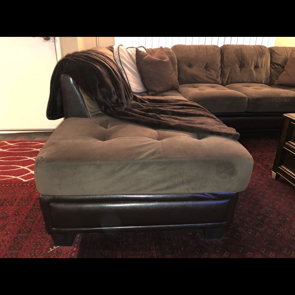 L-shaped expresso beautiful couches with leather - Picture 3 of 8